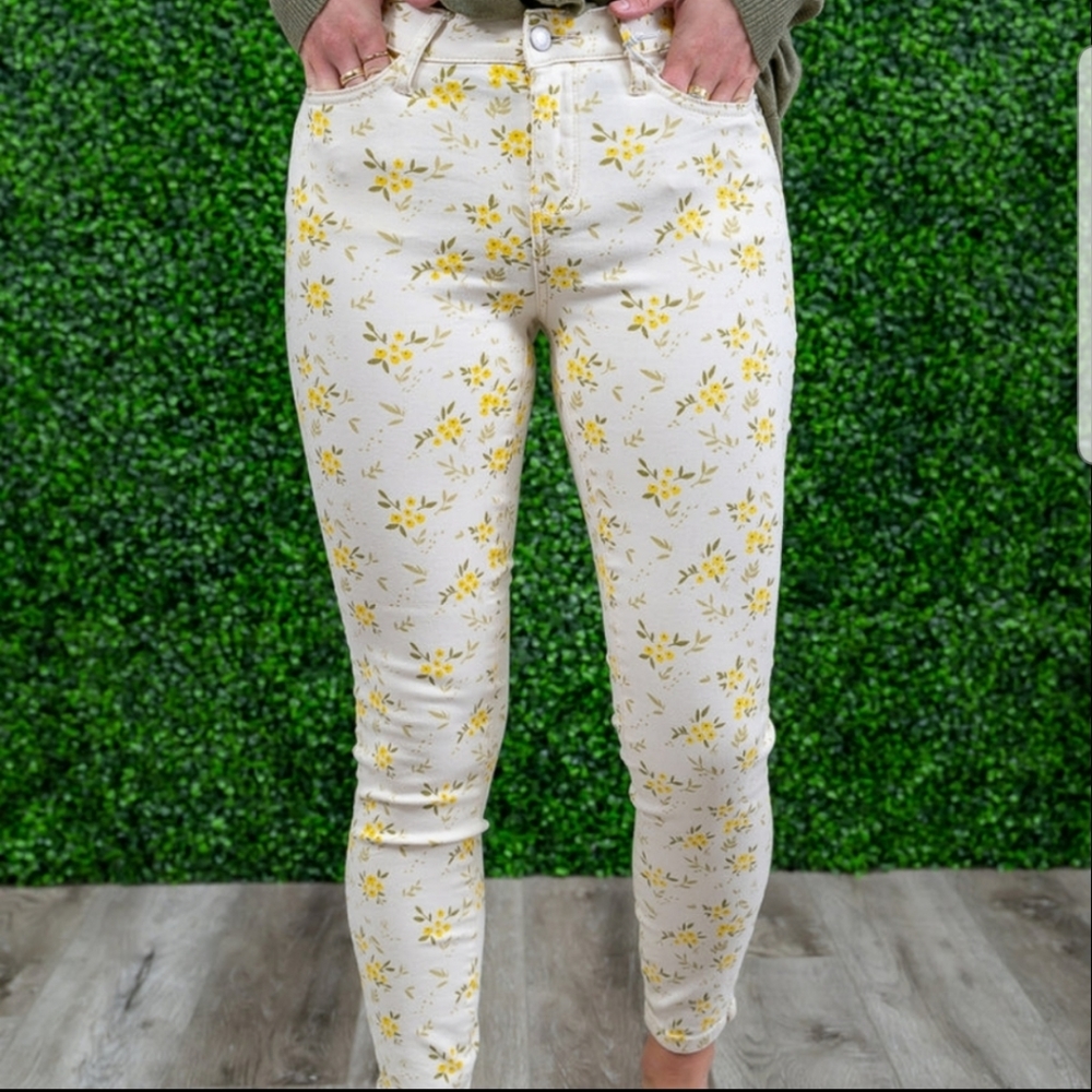 πSale Judy Blue sunshine floral khaki denim summertime summer ππ» Easter - Picture 2 of 8